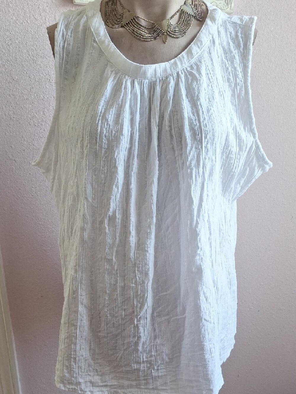 Sonoma White Crinkled Sleeveless Keyhole Tank